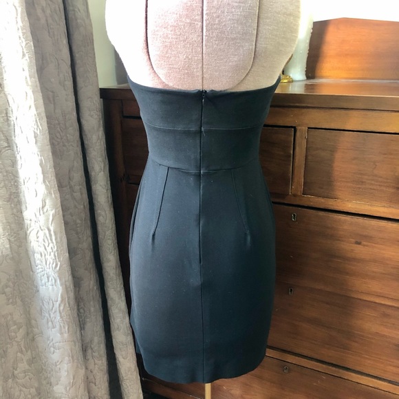 Little black dress with slit and peep ruffle - Picture 7 of 7